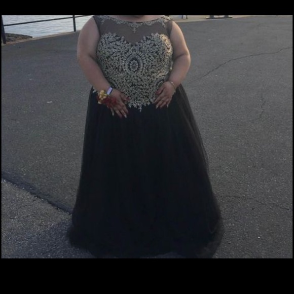 Plus size Prom dress - Picture 3 of 3